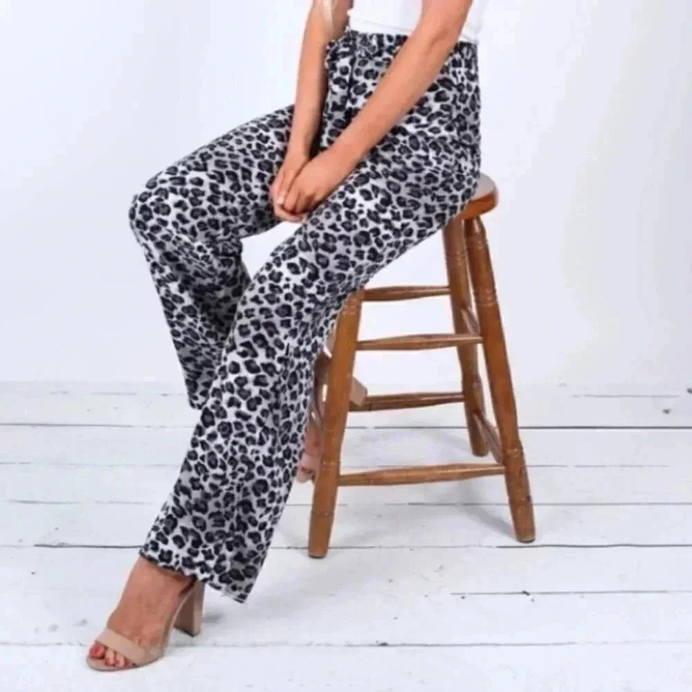 ANIMAL PRINT WIDE LEGGED PANTS